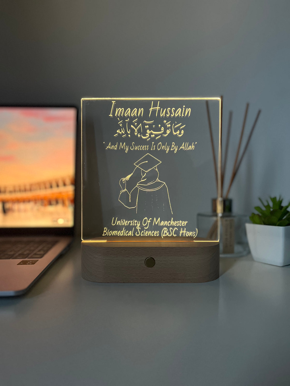 Personalised University & Alimah Graduation LED Lamp |  Hijabi Portrait Outline & Custom Name