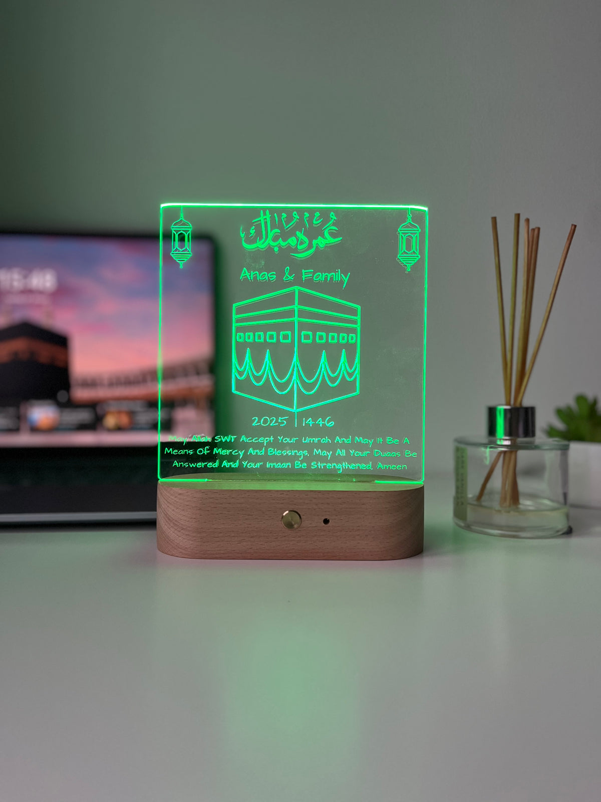 Custom Umrah Mubarak LED Lamp | Laser Engraved Acrylic Night Light | Personalised Hajj/Umrah Keepsake for Family, Friends