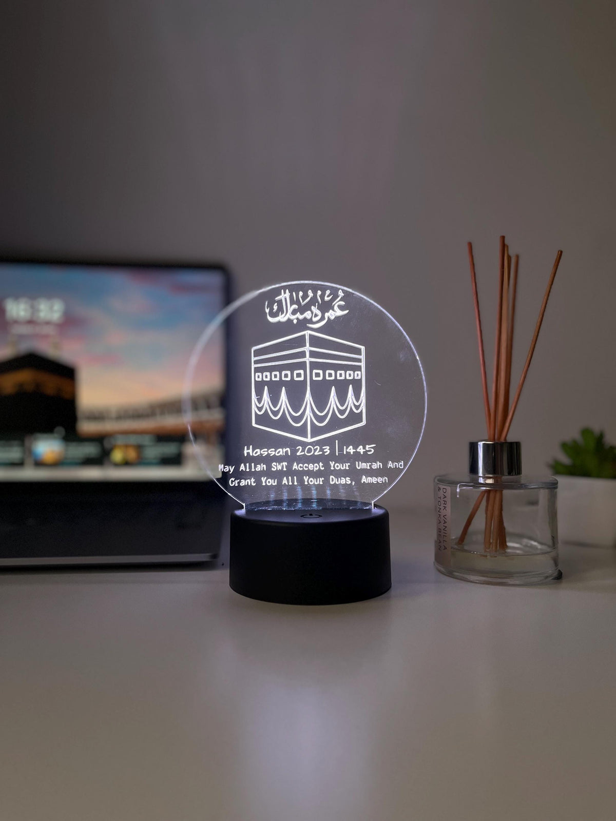 Personalised Umrah Mubarak LED Acrylic Lamp | Laser Engraved Islamic Night Light | Custom Hajj/Umrah Gift for Family or Couple