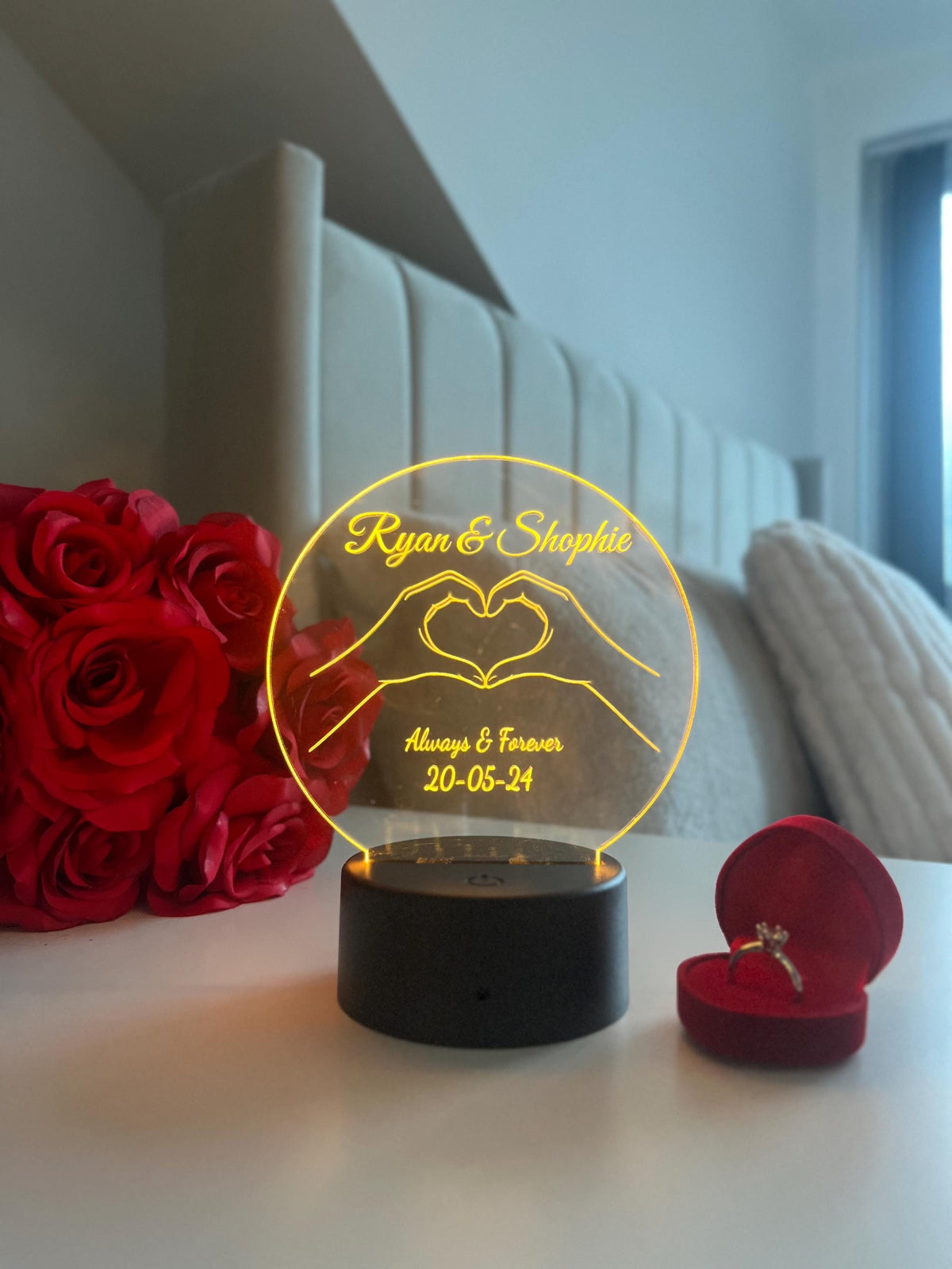Personalised Couple LED Lamp, Custom Names & Date Night Light, Wedding Engagement Anniversary Gift, Romantic Heart Hands Acrylic Decor