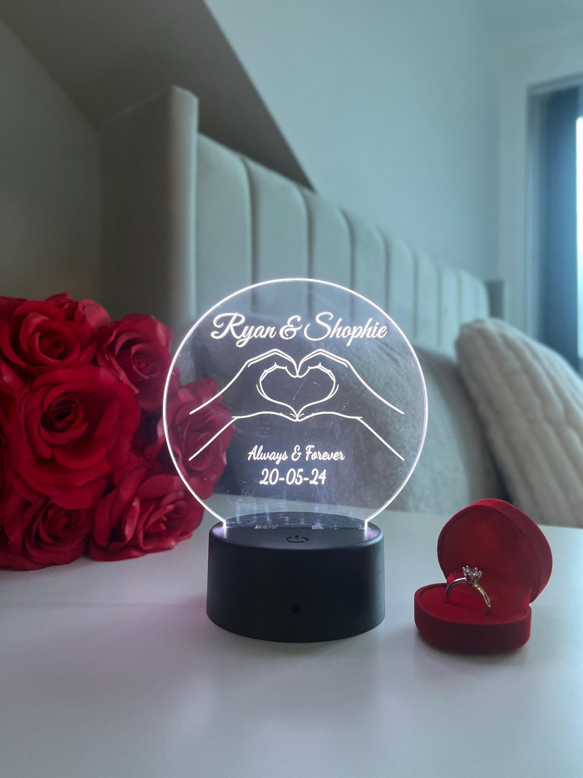 Personalised Couple LED Lamp, Custom Names & Date Night Light, Wedding Engagement Anniversary Gift, Romantic Heart Hands Acrylic Decor