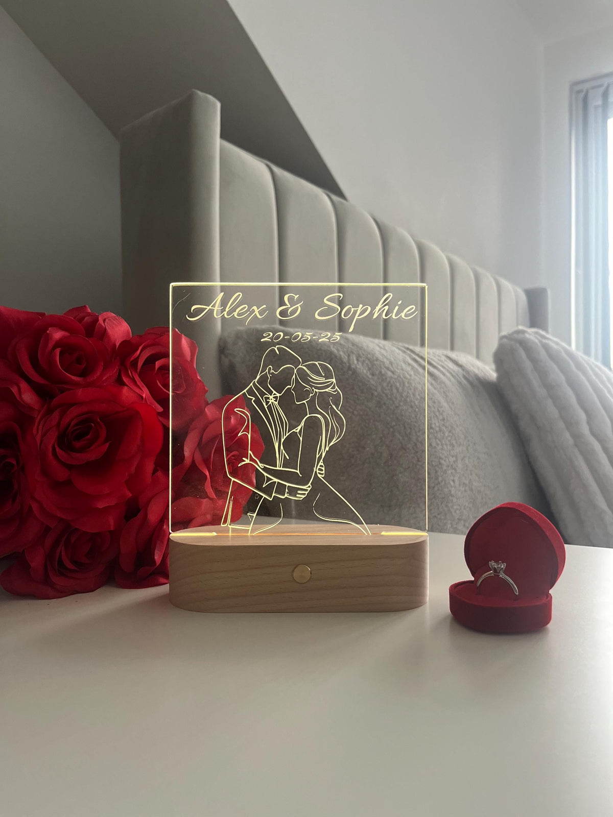 Personalised Couple Portrait Outline LED Lamp with Custom Names and Date Valentine’s Day Wedding Anniversary Romantic Gift